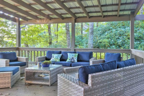 Highlands Home with Fireplace, Views, and Trails!